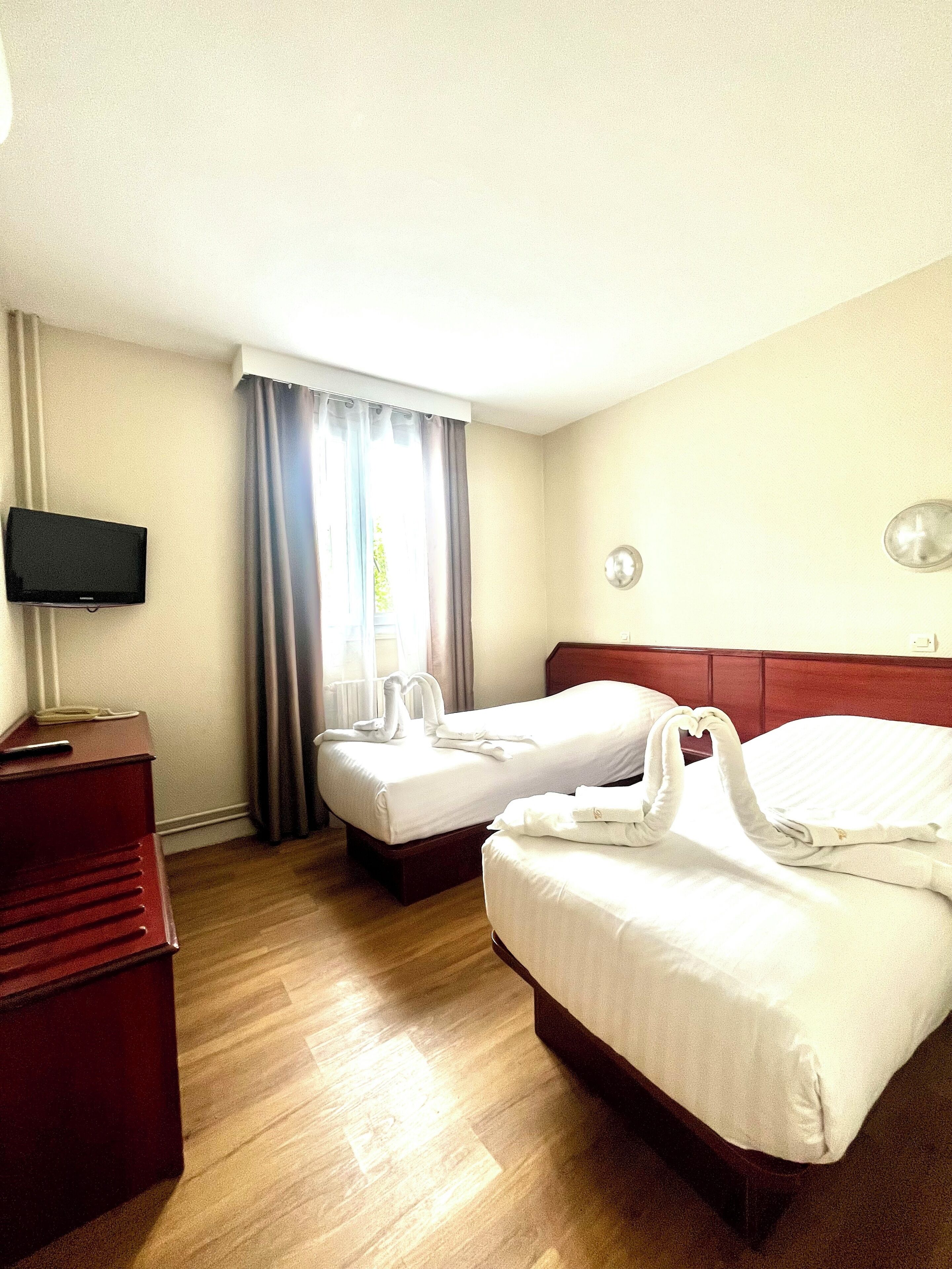 Dobbeltrom – standard, 1 dobbeltseng, privat bad | Skrivebord, wi-fi (inkludert) og sengetøy