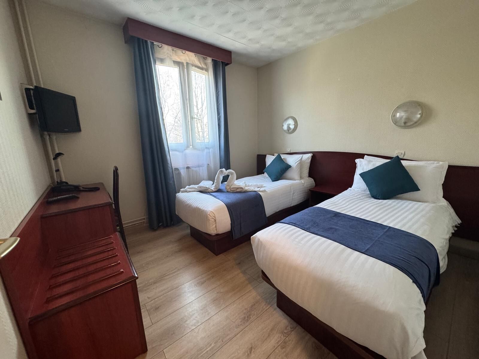 Tomannsrom – standard | Skrivebord, wi-fi (inkludert) og sengetøy