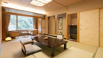 Traditional Room, Multiple Beds (can't serve dinner after 8 PM checkin) | In-room safe, blackout drapes, free WiFi, bed sheets
