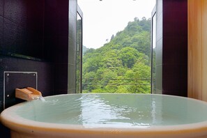 Traditional Room, 1 Bedroom, Private Bathroom, Mountain View (can't serve dinner after 8 PM checkin) | Bathroom