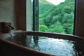 Traditional Room (can't serve dinner after 8 PM checkin) | Bathroom