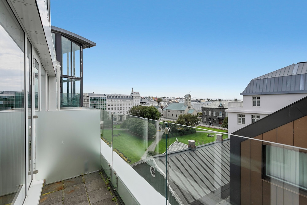 Center Hotels Plaza by null