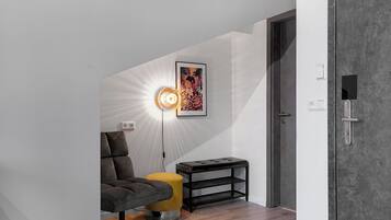 Superior Room, 1 King Bed | Room amenity