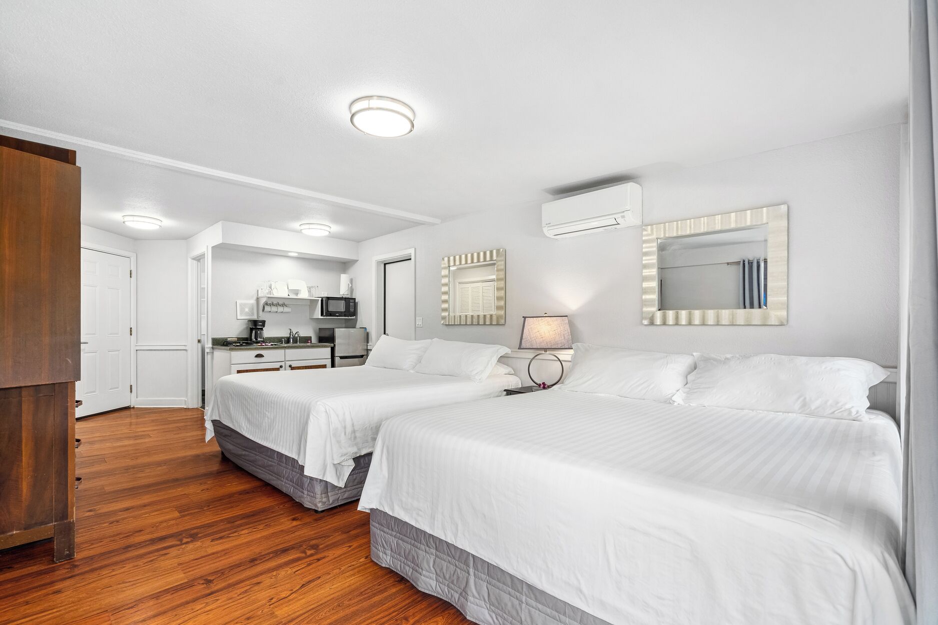 studio suite, 2 king beds, mountain view | egyptian cotton sheets, premium bedding, individually decorated