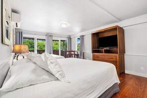 Studio Suite, 2 King Beds, Mountain View | Premium bedding, individually decorated, individually furnished - Paradise Bay Resort (Kaneohe)