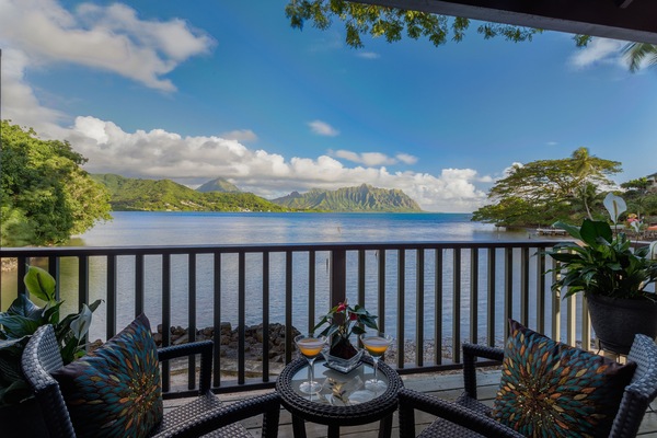 2-Bedroom Waterfront Cottage, Kitchenette | Egyptian cotton sheets, premium bedding, individually decorated