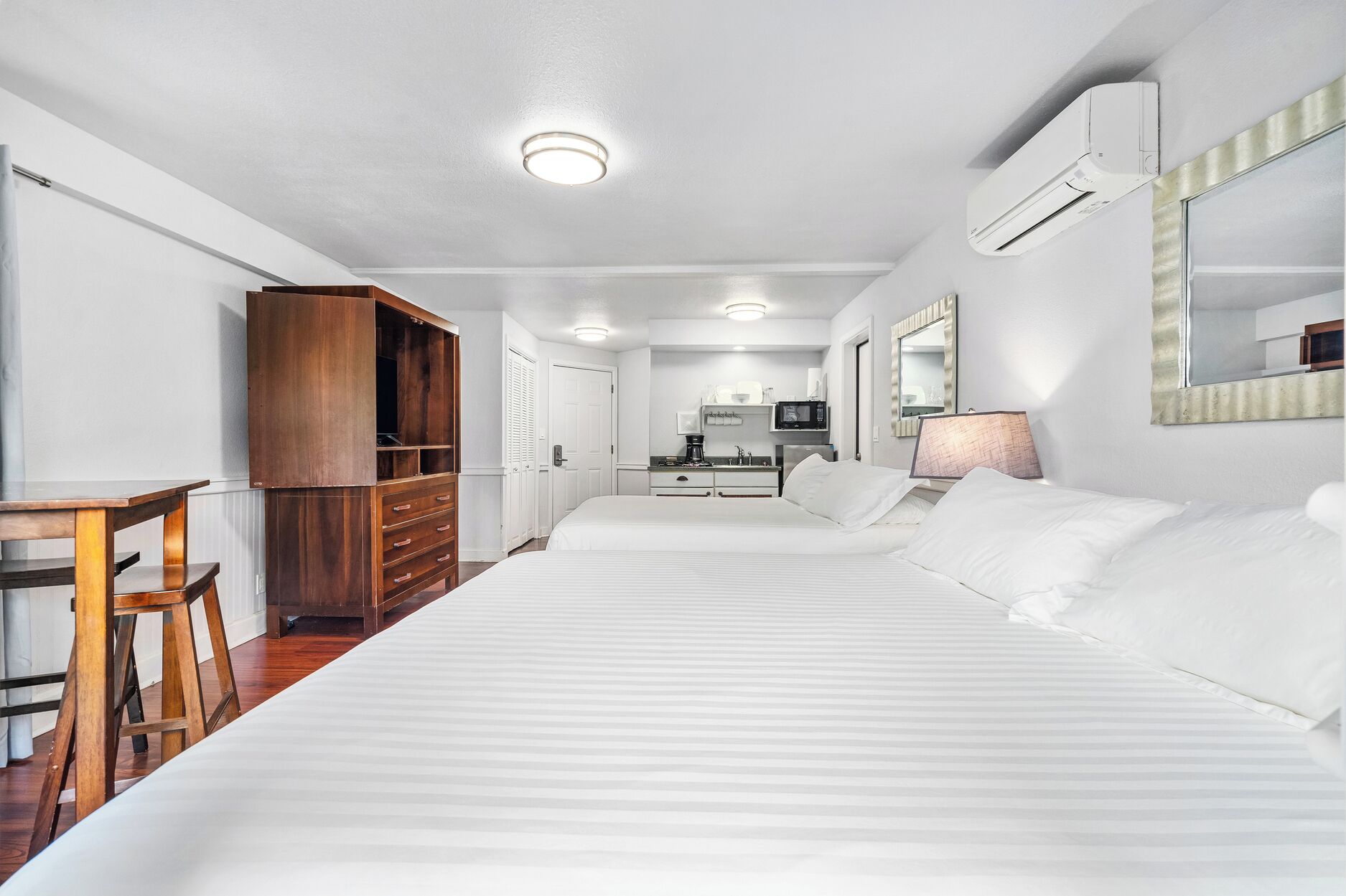 studio suite, 2 king beds, mountain view | egyptian cotton sheets, premium bedding, individually decorated