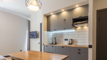 Spacious Design Apartment with Balcony - Borysa Hrinchenka Str., 4 | Premium bedding, laptop workspace, soundproofing, iron/ironing board