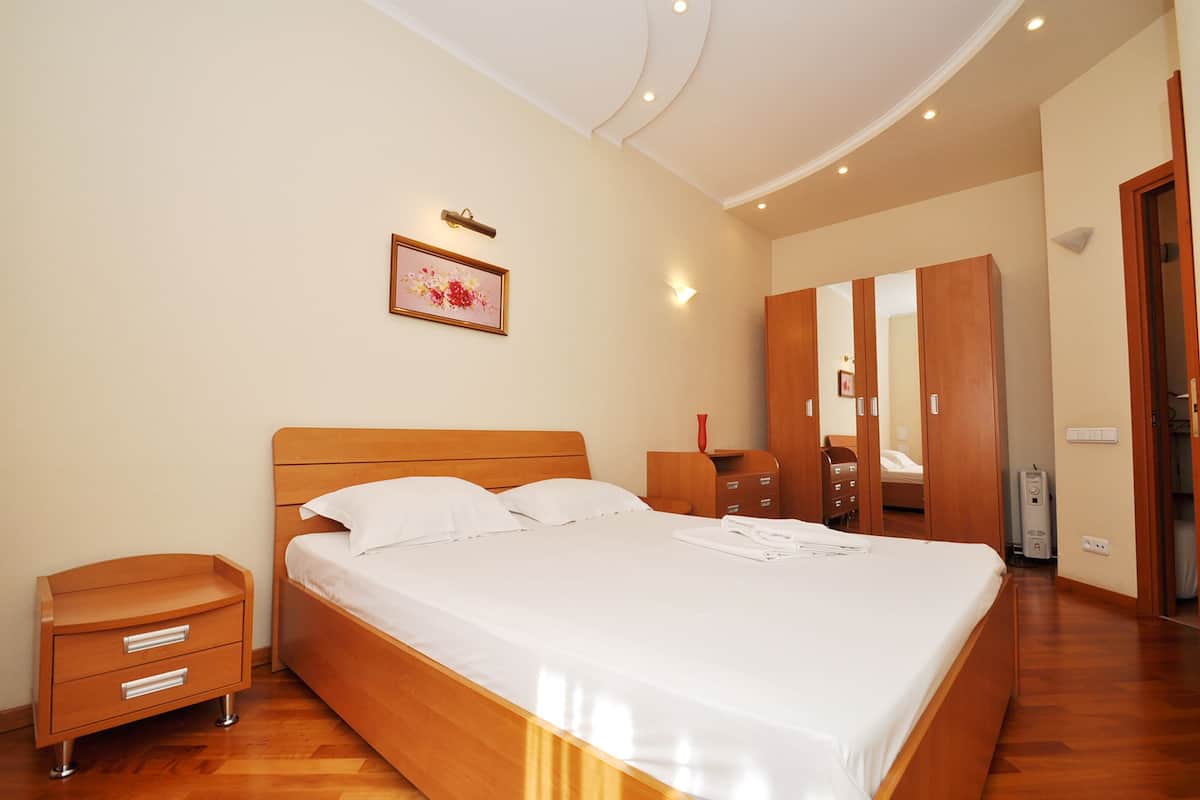 One-Bedroom Apartment - Reitarska St, 2 | 1 bedroom, premium bedding, laptop workspace, soundproofing