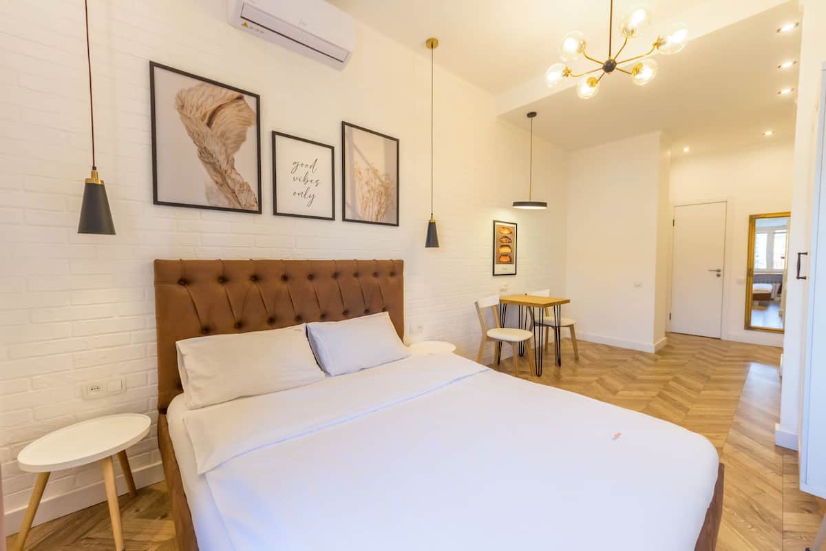 Design Apartment - Y. Chykalenka Str., 20 | 1 bedroom, premium bedding, laptop workspace, soundproofing