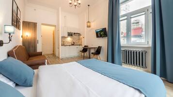 1 bedroom, premium bedding, laptop workspace, soundproofing