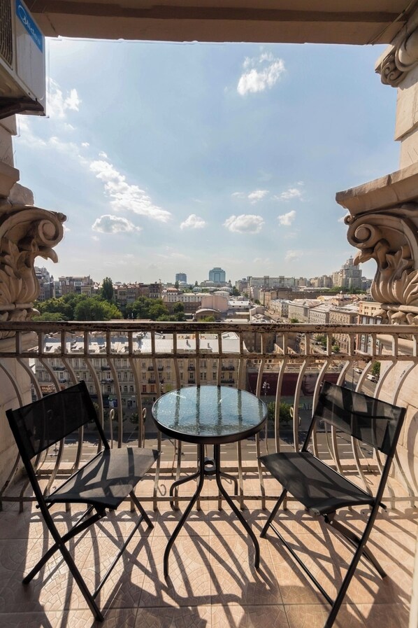 Two-Bedroom Apartment - Khreschatyk St, 27 | Balcony view