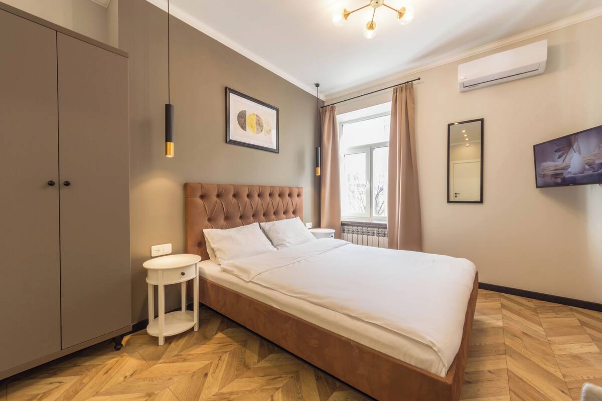 Studio Apartment - Mykhailivskyi prov. 4 | 1 bedroom, premium bedding, laptop workspace, soundproofing