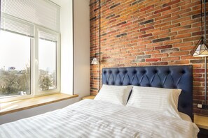 Standard Apartment - Mykhailivska str. 24V | 1 bedroom, premium bedding, laptop workspace, soundproofing
