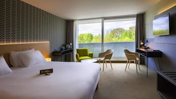 普通套房, 1 張標準雙人床 | Select Comfort 床墊、書桌、筆電工作空間、遮光布/窗簾