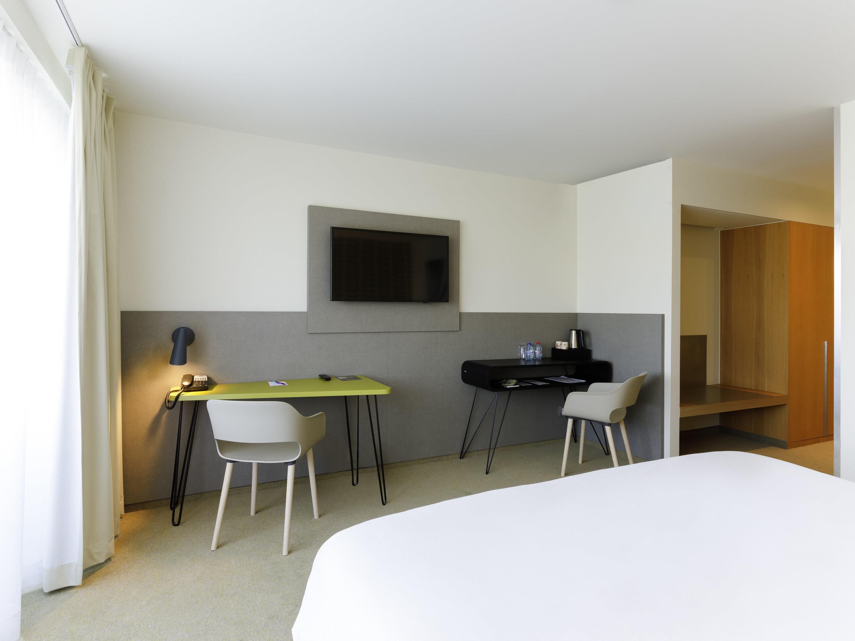 Superior Room, 1 Double Bed | Select Comfort beds, desk, laptop workspace, blackout drapes