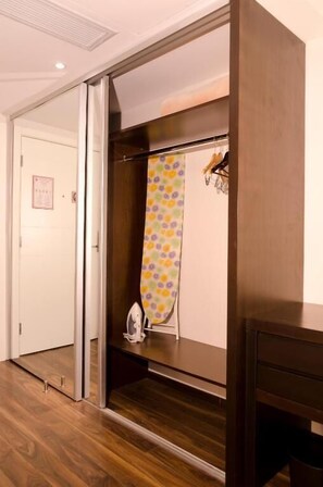 Literie de qualité supérieure, surmatelas, minibar