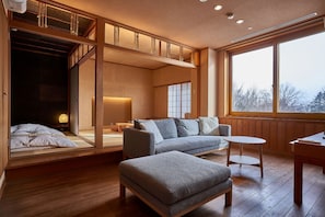 Minibar, in-room safe, individually decorated, individually furnished - Tokachigawa Onsen Sanyoan (Otofuke)