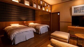 Minibar, in-room safe, individually decorated, individually furnished