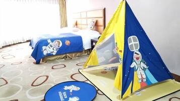Minibar, in-room safe, alarm clocks