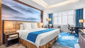 Minibar, két bảo mật tại phòng, đồng hồ báo thức