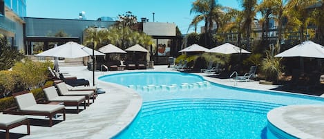 Indoor pool, seasonal outdoor pool