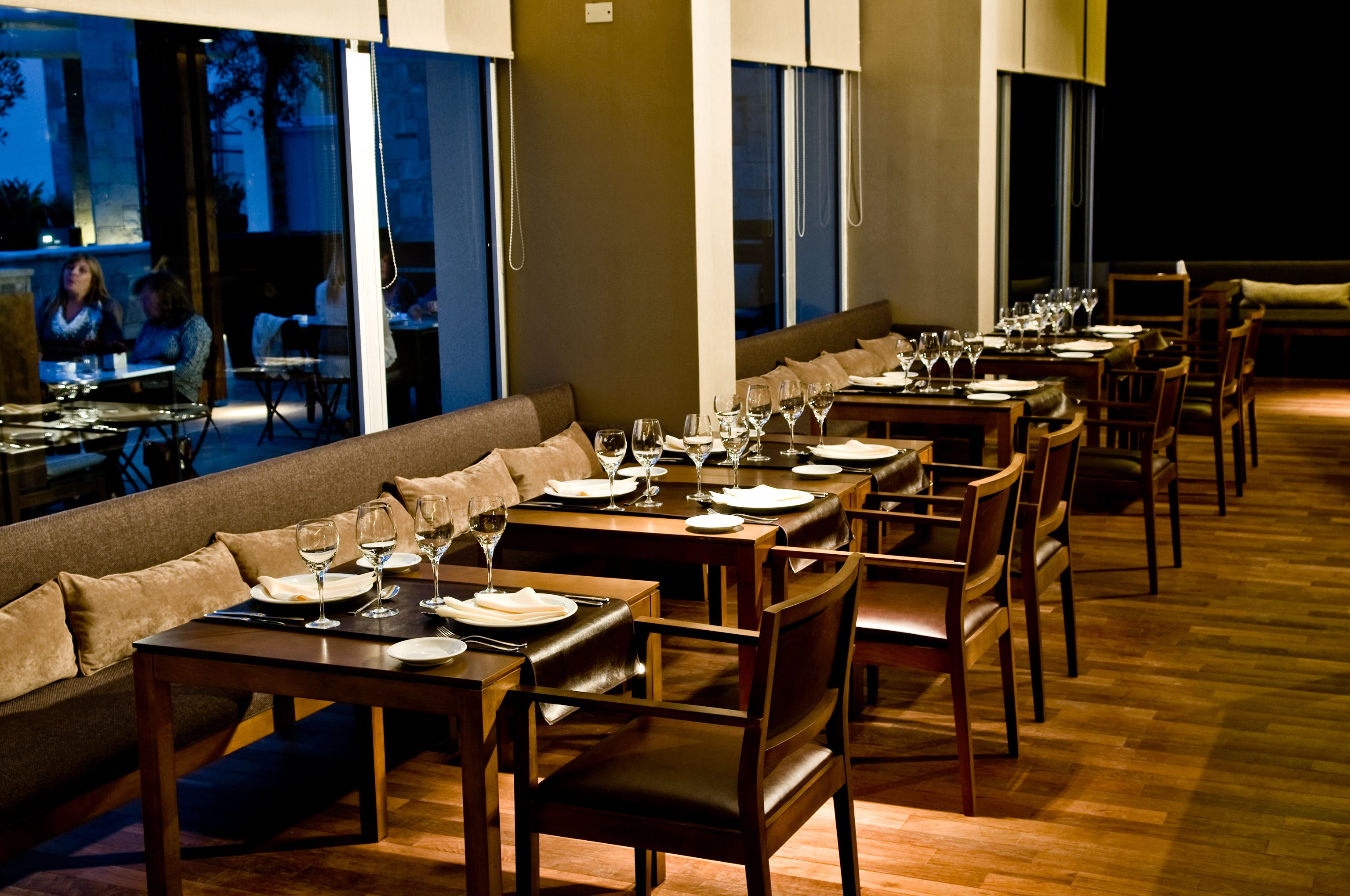 3 restaurants, breakfast, lunch, dinner served; italian cuisine