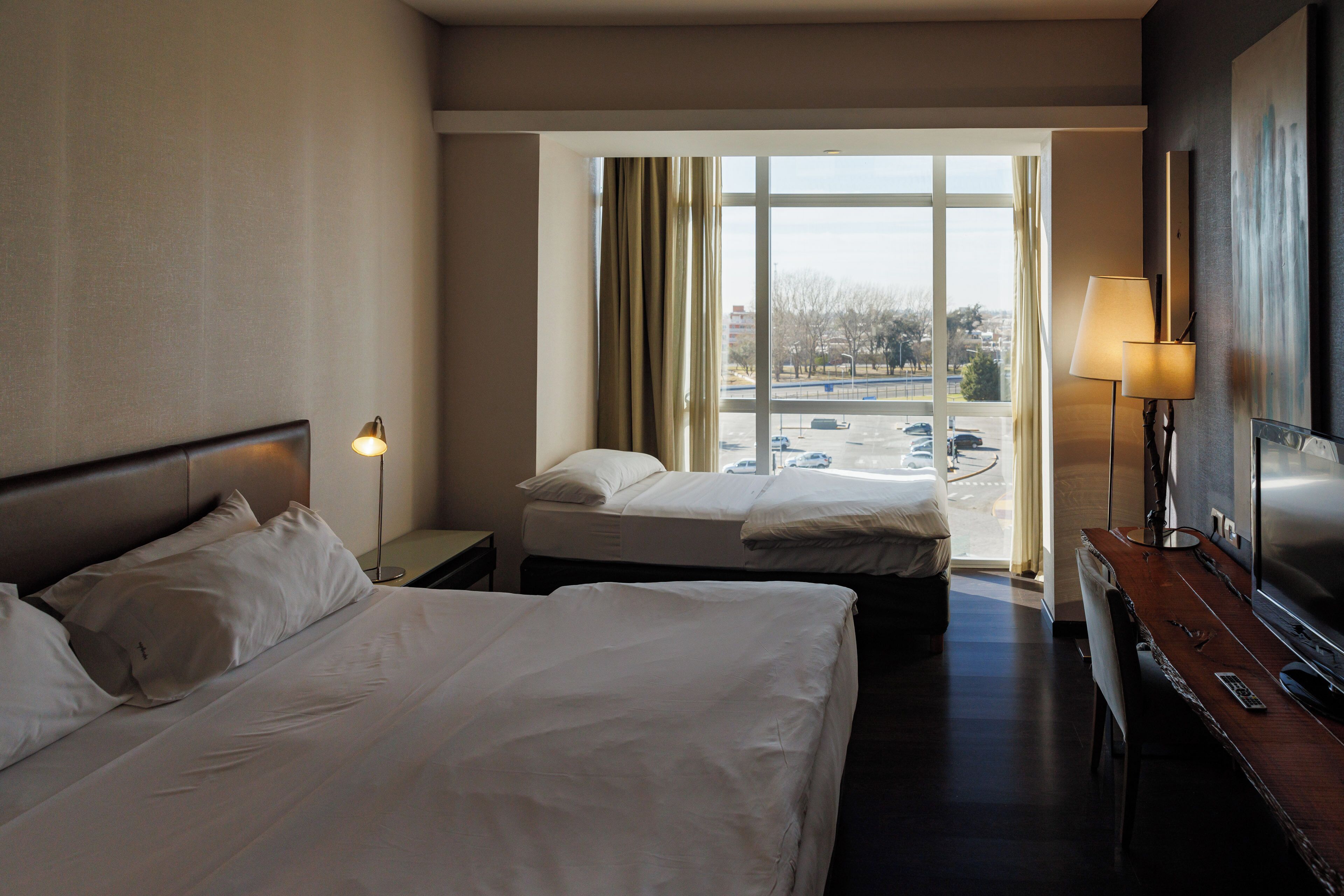 triple room (concept) | minibar, in-room safe, desk, blackout curtains