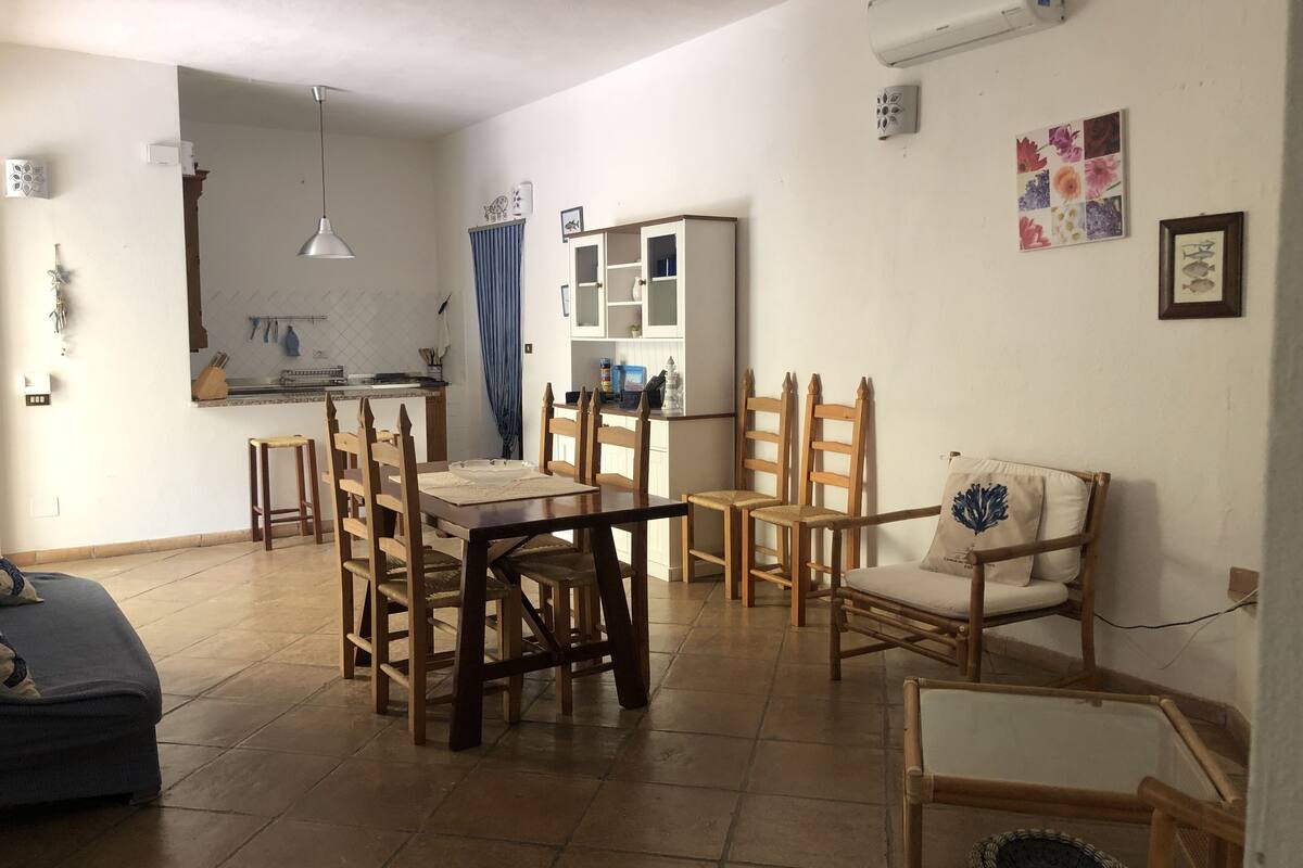 family villa, partial sea view | living area | tv