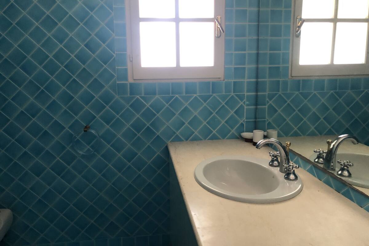 family villa, partial sea view | bathroom | shower, hair dryer, bidet, towels