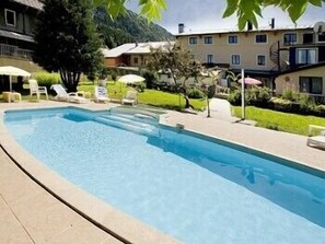 Outdoor pool - Le Soleil (Mijoux)