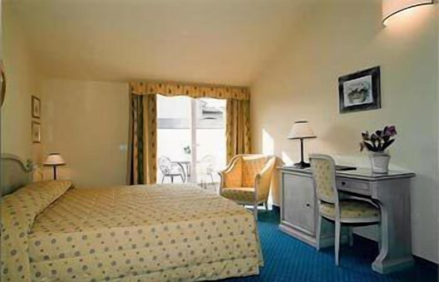 minibar, in-room safe, free wifi