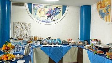 Free daily buffet breakfast