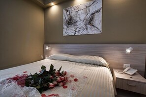 Basic-Doppelzimmer | Minibar, Zimmersafe, Schreibtisch, kostenloses WLAN