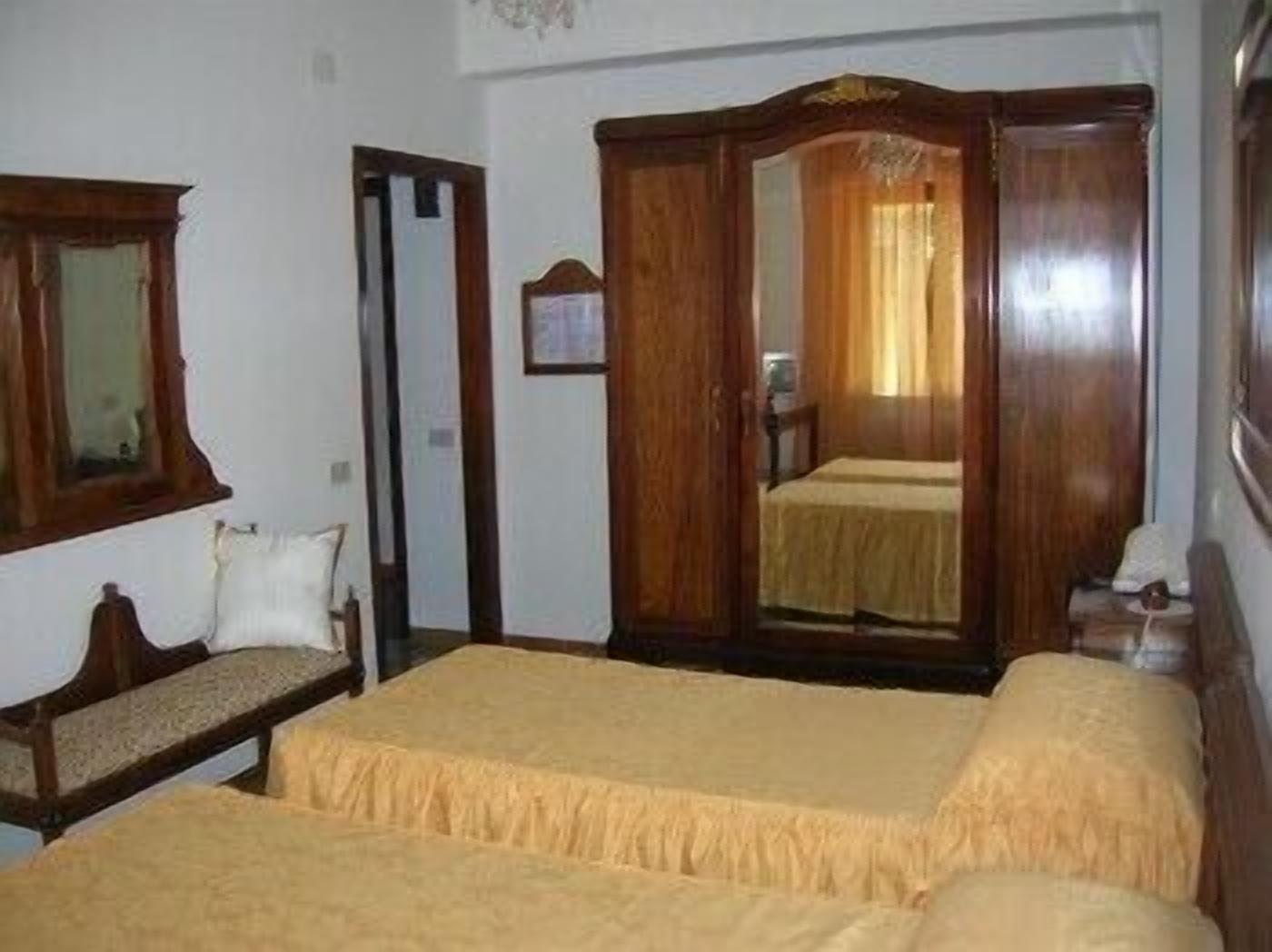 desk, cots/infant beds, rollaway beds, free wifi