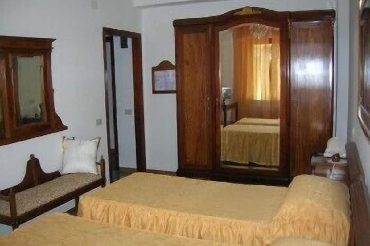 desk, cots/infant beds, rollaway beds, free wifi