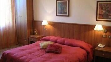 Desk, cribs/infant beds, rollaway beds, free WiFi