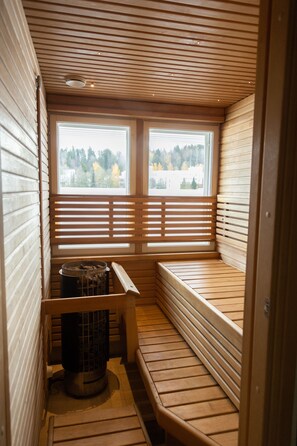 Junior-Suite, Sauna (Single) | Schreibtisch, Bügeleisen/Bügelbrett, kostenloses WLAN, Bettwäsche