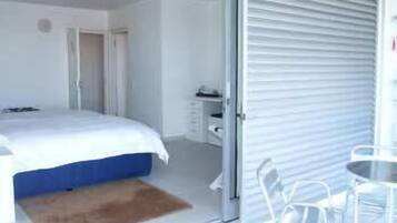 Premium bedding, pillow-top beds, minibar, in-room safe