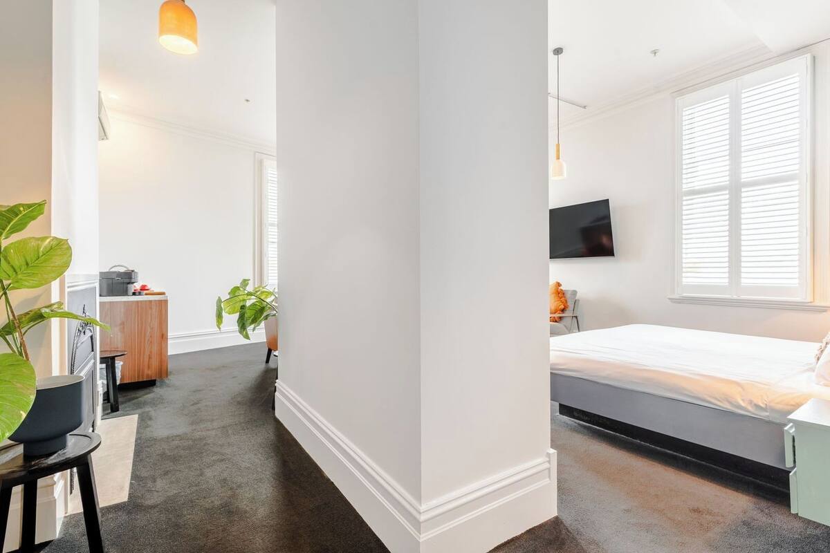 king suite | 1 bedroom, egyptian cotton sheets, premium bedding, in-room safe