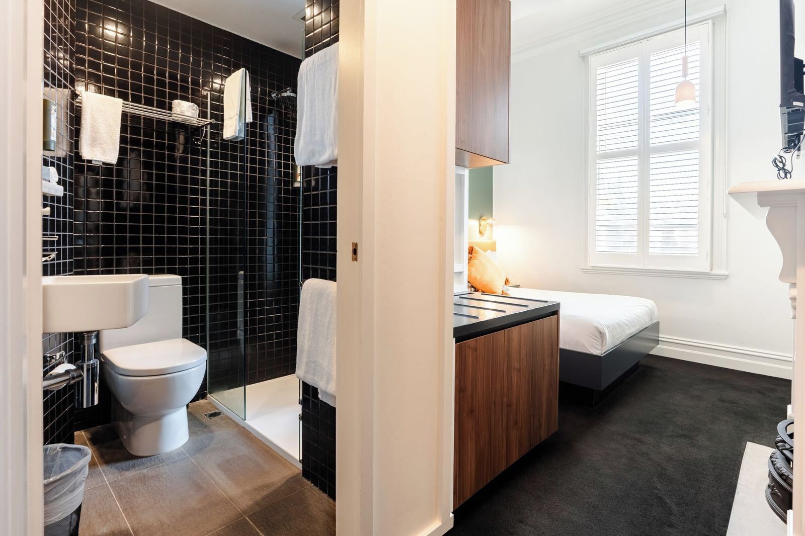 經濟雙人房 | 埃及棉床單、高級寢具、客房內保險箱、筆電工作空間