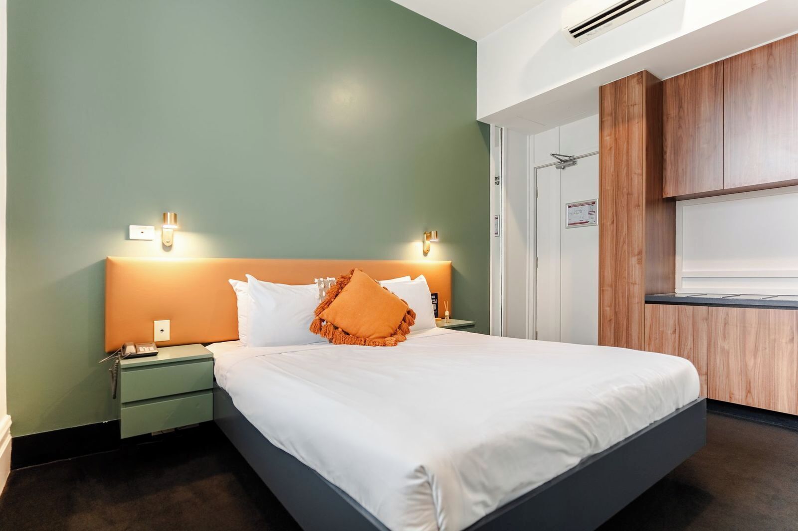 deluxe double room | 1 bedroom, egyptian cotton sheets, premium bedding, in-room safe
