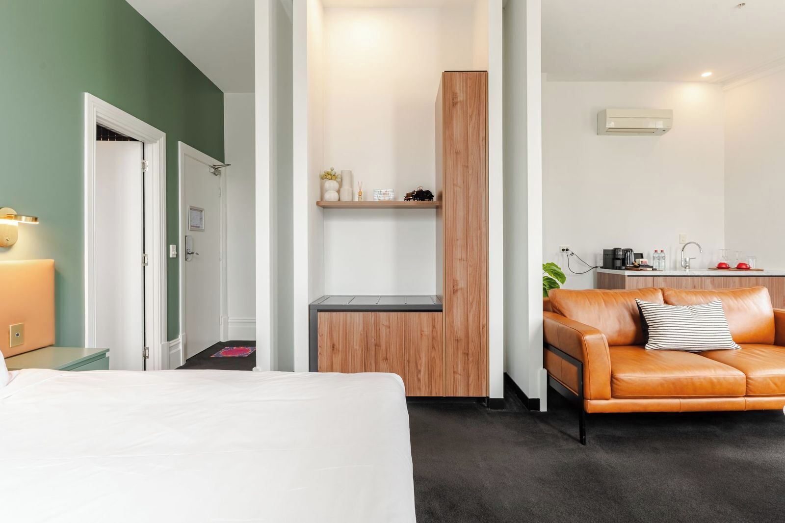 king suite | 1 bedroom, egyptian cotton sheets, premium bedding, in-room safe