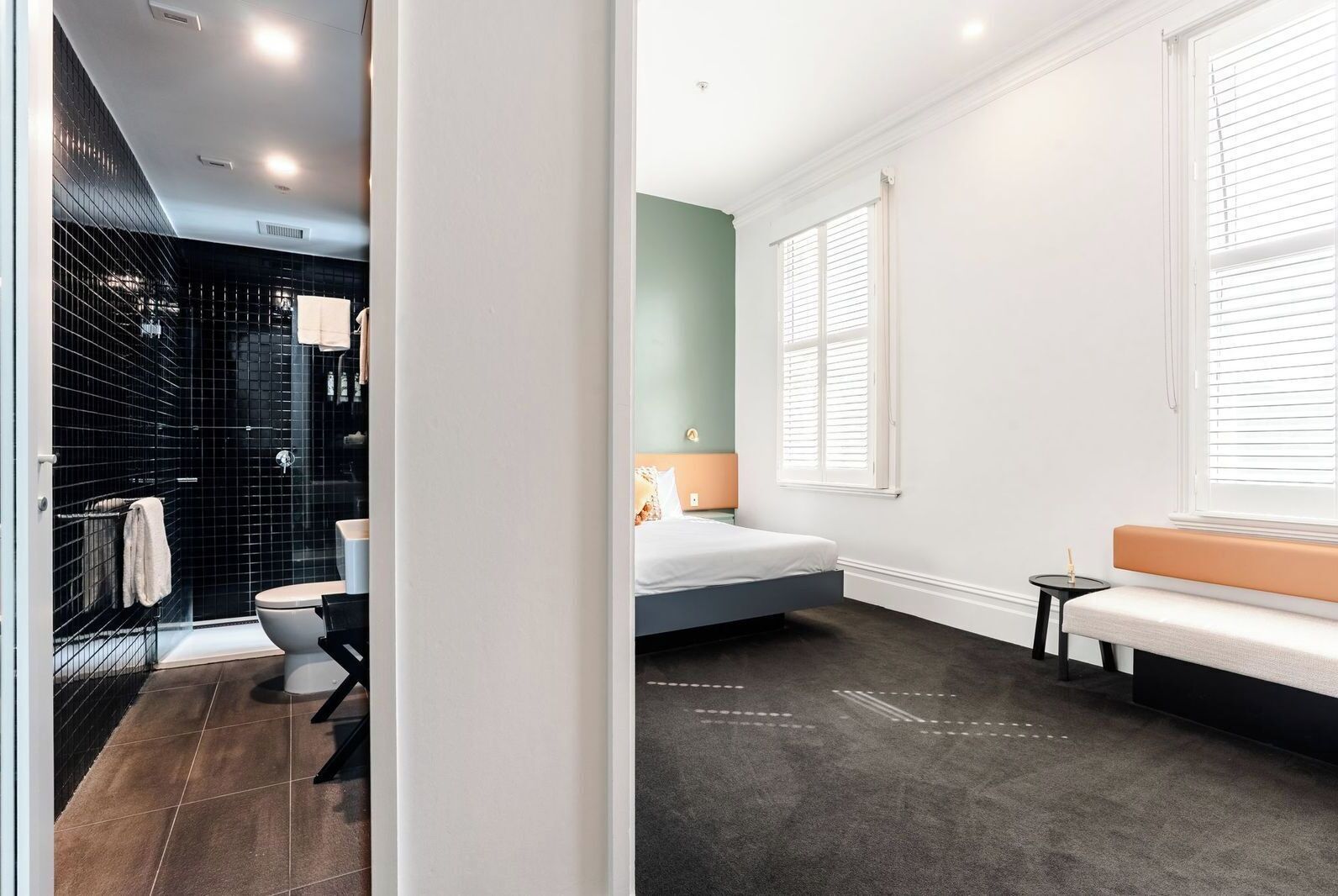 deluxe queen room | 1 bedroom, egyptian cotton sheets, premium bedding, in-room safe