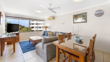 Superior Air Conditioned Apartment 2 bedrooms with Spa Bath