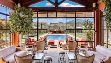 Bar (en la propiedad)