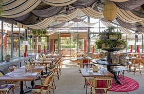 2 restaurants, breakfast, lunch, dinner served; Italian cuisine