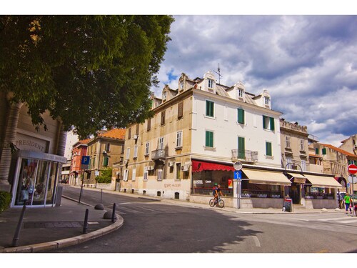 Rodrigo Apartments
