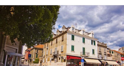 Rodrigo Apartments