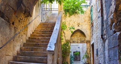 Rodrigo Apartments